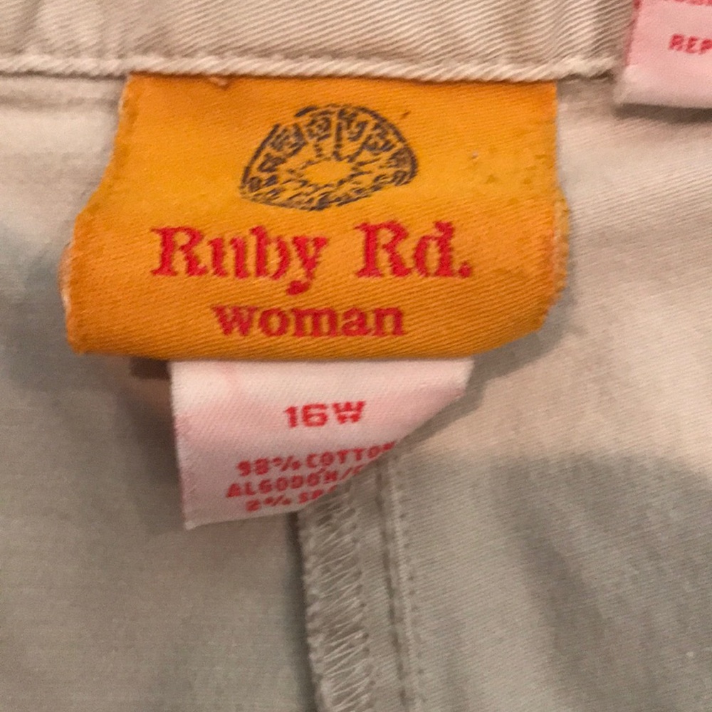 Ruby Rd plus size shorts - Picture 2 of 3
